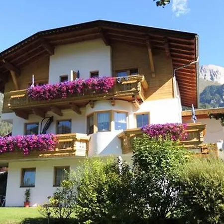 Haus Fuetsch Virgen