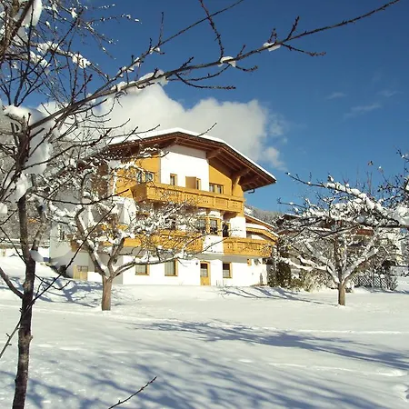 Rum i privatbostad Haus Fuetsch *