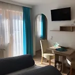 Haus Fuetsch 비르겐
